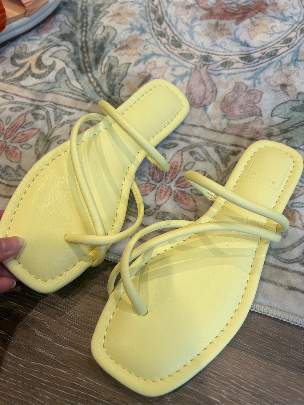 NEW Dolce Vita Yellow Strappy Square-Toe Women's Sandals - Picture 2 of 7